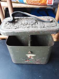 Vintage Hunting Swivel Seat Shell Box