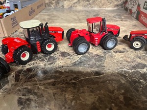 Ford Versatile tractors 164 scale