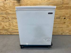 lot 62 image: MAGIC CHEF 5.0 cu. ft. Chest Freezer in White