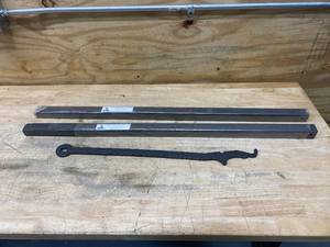 lot 83 image: HUSKY Center Line Spring Bar  1001 lb. to 1400 lb. Tongue Weight Capacity