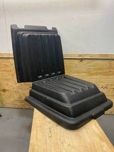 lot 21 image: RUBBERMAID Commercial FG9T2300BLA Lid for Cube and Utility Tilt Trucks, Black