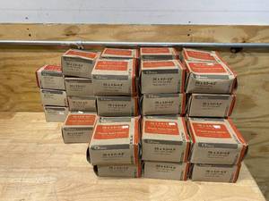 lot 134 image: QTUBES Lot of 38 Presta Valves