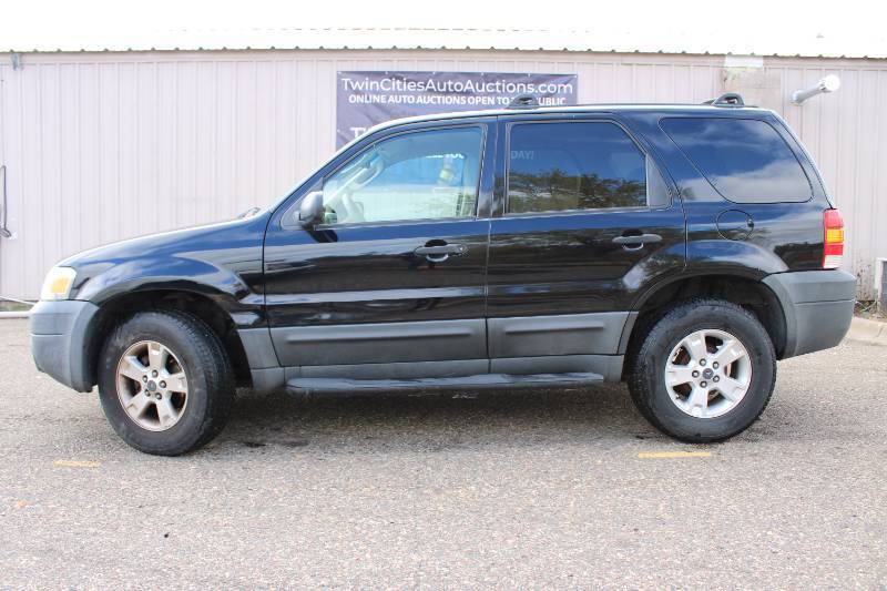 lot 17R image: 2005 Ford Escape XLT