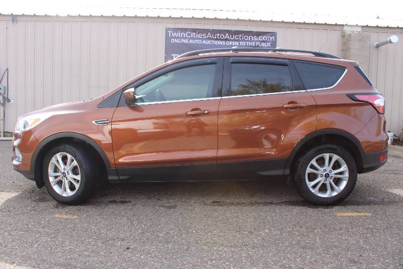 lot 1B image: 2017 Ford Escape SE - 2 OWNERS - 92,703 MILES