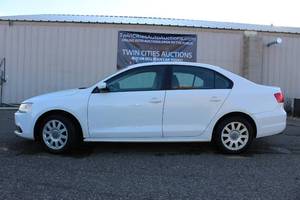 lot 5G image: 2012 Volkswagen Jetta SE - MANUAL - 2 OWNERS