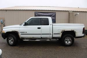 lot 22L image: 1999 Dodge Ram 1500 - RWD4X4