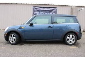 2010 Mini Cooper Clubman Base - Manual - 1 OWNER