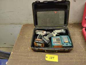 Makita 18 Volt 12 Drill & Flashli...