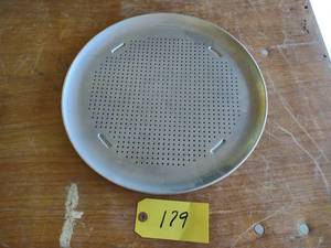 Airbake 15.75 Aluminum Pizza Pan...