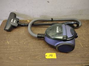 Kenmore Vacuum Cleaner, Works...