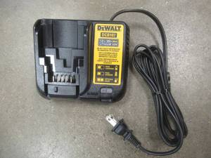 DEWALT 12-Volt to 20-Volt Lithium-Ion Battery Charger Model# DCB107, Works - SOLD AS IS