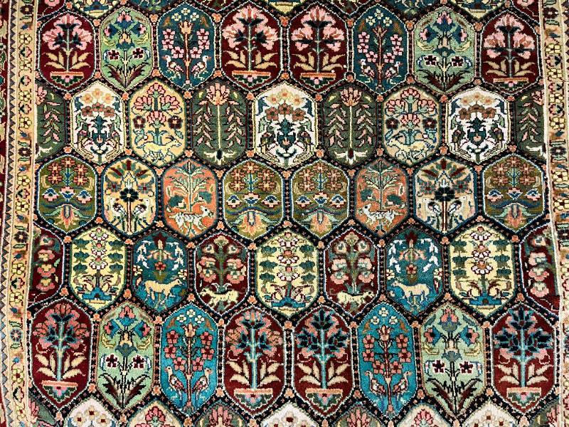 Lionel Trains, Lladro, Oriental Rugs, Knives, Collectibles, Art, Dolls ...