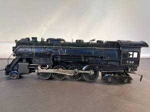 lot 2 image: Lionel #736 Berkshire Steam Engine and tender