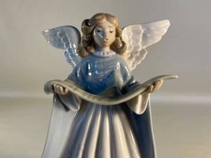 lot 45 image: Lladro Tree Topper, retired