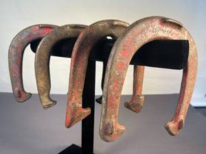 lot 69 image: vintage horseshoes (4)