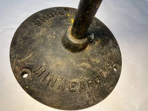 lot 80 image: heavy duty vintage metal base - black