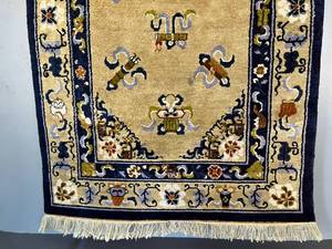 lot 89 image: Chinese art deco oriental rug