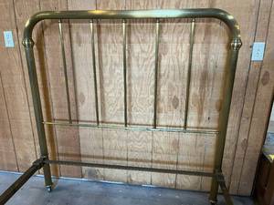 lot 101 image: antique brass bedframe - they dont make em like they used to