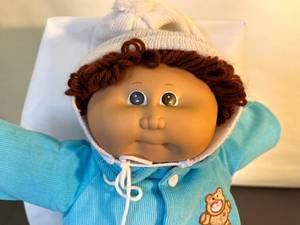 lot 103 image: original unused Cabbage Patch Doll with papers