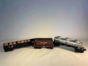 lot 10 image: Lionel train collection
