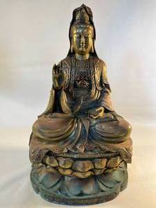 lot 19 image: gorgeous Chinese Kuan Yin with simulated gemstones