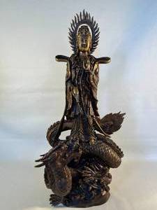 lot 20 image: stunning Chinese Kuan Yin bronze sculpture