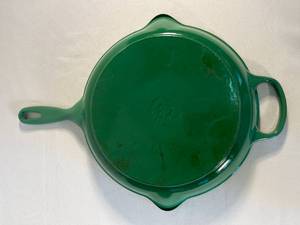 lot 33 image: Le Creuset skillet