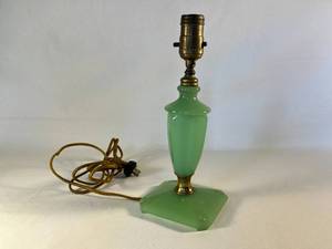lot 30 image: antique HouzeX jadite glass lamp