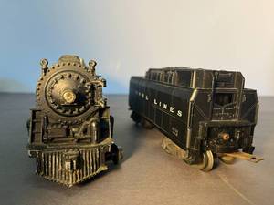 lot 16 image: Lionel train #685 and tender