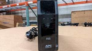 lot 30 image: Lot of 2x APC Back-UPS Pro 1000S