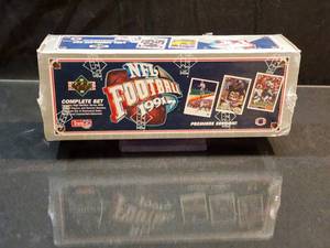 1991 Upper Deck Football Factory Sealed 700 Card Set