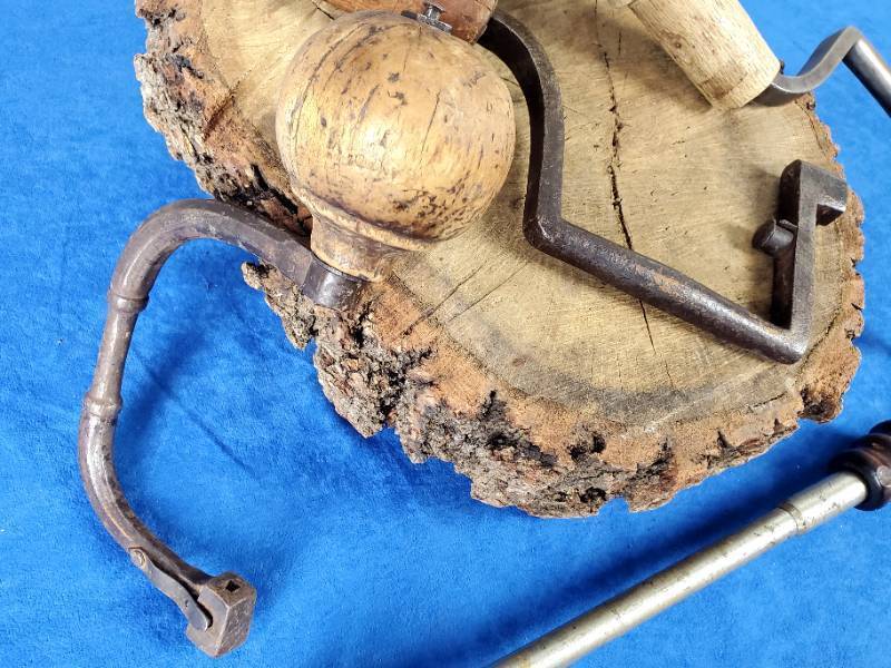 lot 5 image: (4) Vintage Woodworking Hand Drills