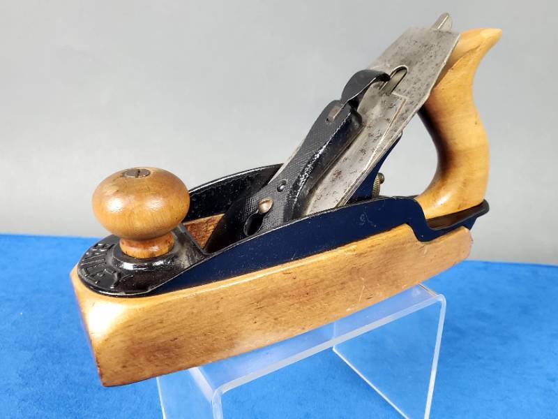 lot 12 image: Antique 1900-1904 BaileyStanley& Rule Woodworking Planer Type II No. 36