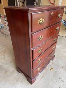 lot 200 image: Vintage Wooden 5 Drawer Dresser With Brass Handles