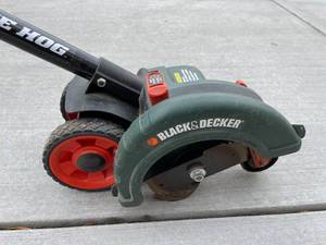 lot 216 image: Black and Decker Electric Edge Hog Model LE750