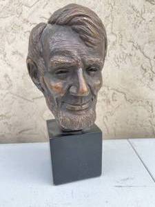 lot 224 image: Abraham Lincoln Bust