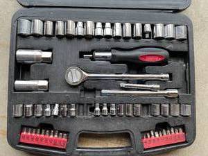 lot 228 image: Durabilt Ratchet  Socket Set