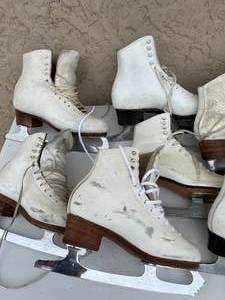 lot 232 image: Vintage Ice Skates
