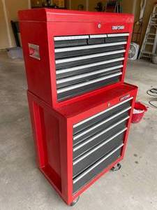 lot 234 image: Craftsman Rolling Tool Chest with Assorted Tools