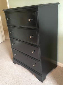 lot 60 image: Beautiful Black 4 Drawer Dresser