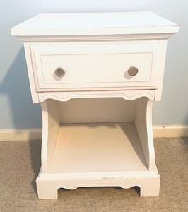 lot 107 image: White Side TableNight Stand