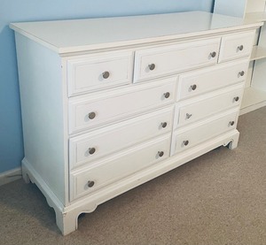 lot 110 image: Delightful 9 Drawer Dresser
