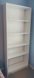 lot 112 image: Wonderful White Bookcase with Adjustable Shelves