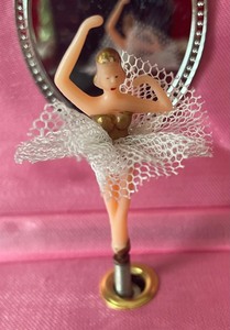lot 121 image: Vintage Musical Jewelry Box with Spinning Ballerina