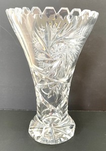 lot 135 image: Crystal and Glass Grouping