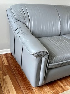 lot 8 image: Leather Gray Sofa by Leathercraft