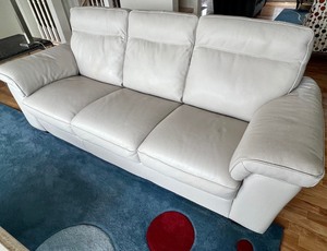 lot 1 image: Natuzzi Editions Ivory Leather Sofa