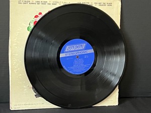 lot 20 image: Rolling Stones Let it Bleed Record Album
