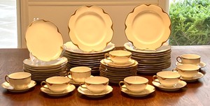 lot 31 image: Vintage Limoges China Dish Set