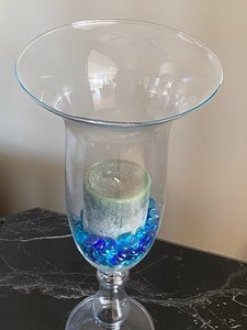 lot 272 image: Lovely Decorative Glass Candle Holder